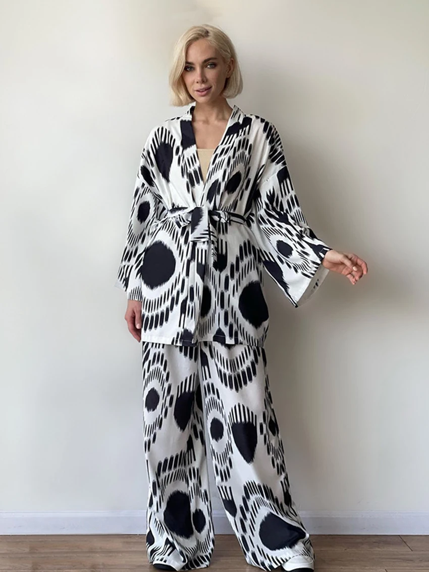 

Martahqiqi Spring Female Sleepwear Set Sexy V-Neck Robe Long Sleeve Nightie Lace Up Bathrobe Pants Fashion Printing Pyjamas Suit