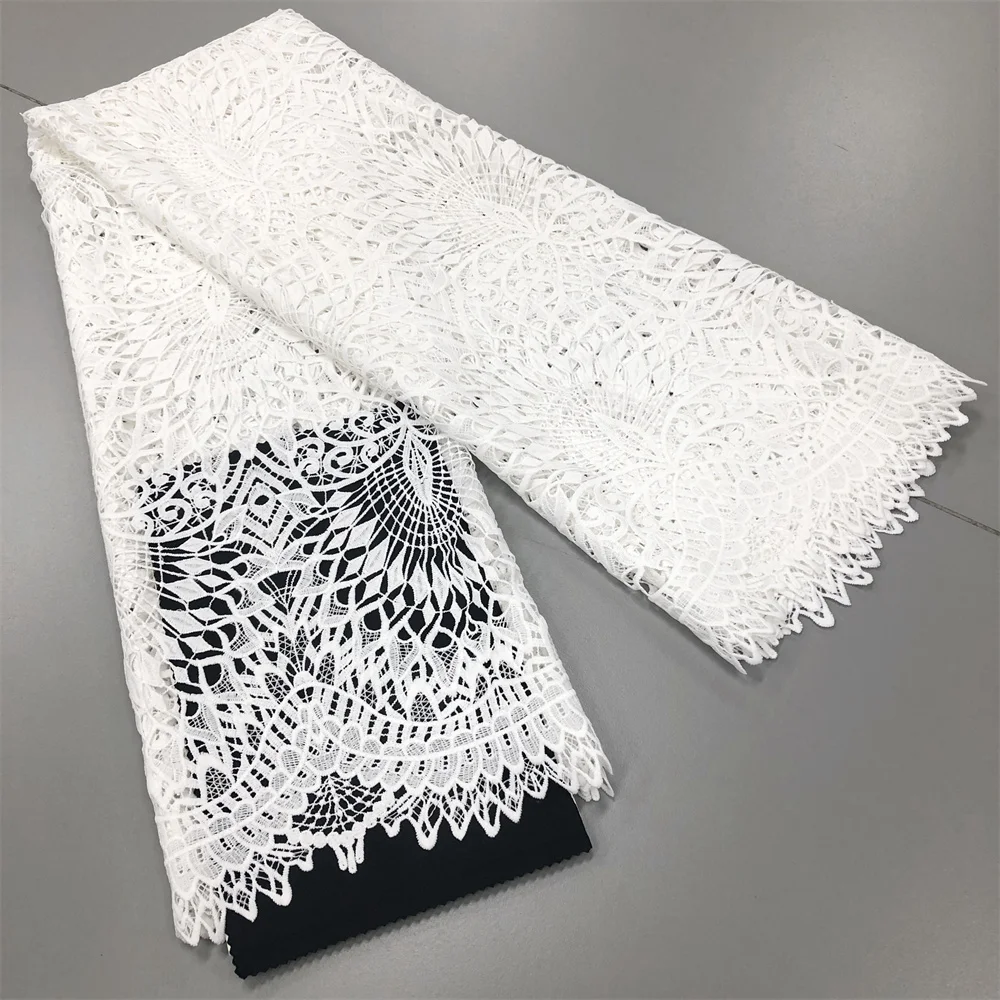 Neuer Stil Afrika Spitzens toff hochwertige Spitze wasser lösliche bestickte Mode weichen weißen Spitzens toff 5 Meter – Detail 7