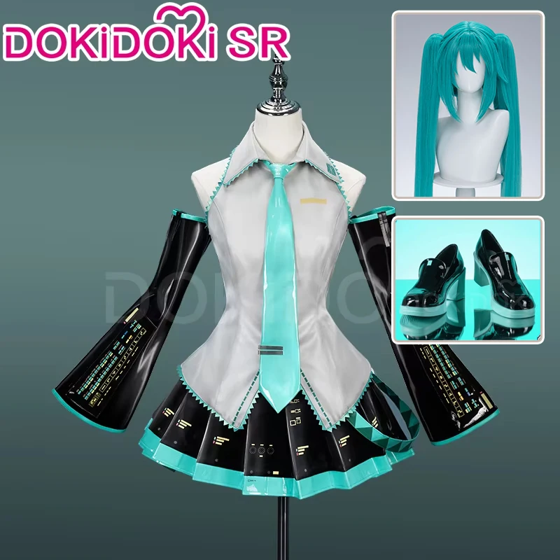Hatsune Miku cosplay with wig 
