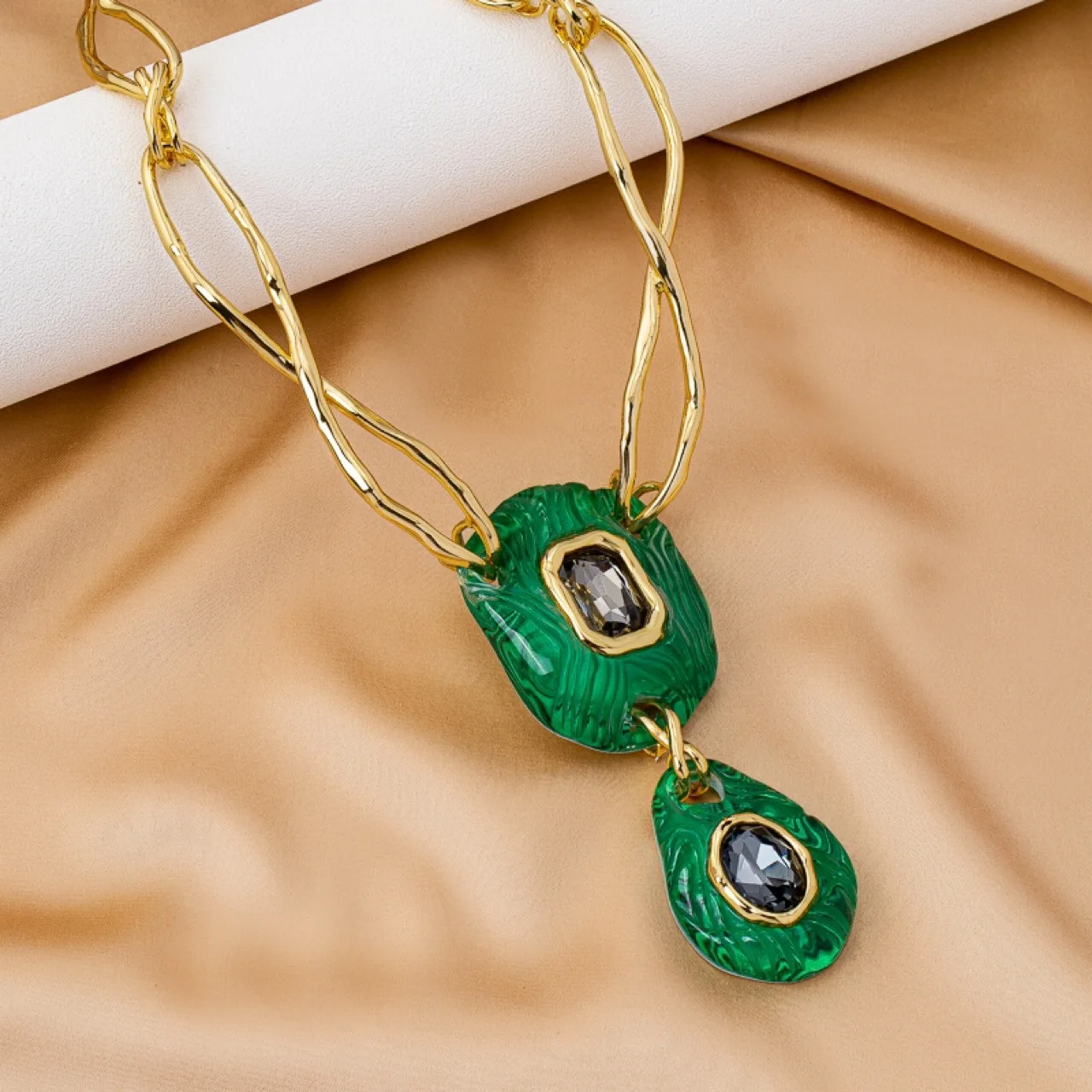 قلادة عصرية عصرية للسيدات للحفلات المسائية كبيرة ا...