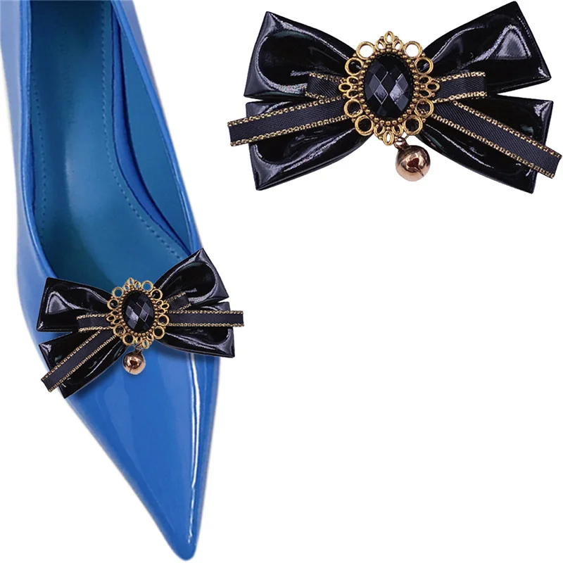 

Christmas Leather Bow Shoe Clips Detachable Bell Pendant Shoe Decoration Gothic Lolita Shoes Flower for Wedding Party 2 Pcs
