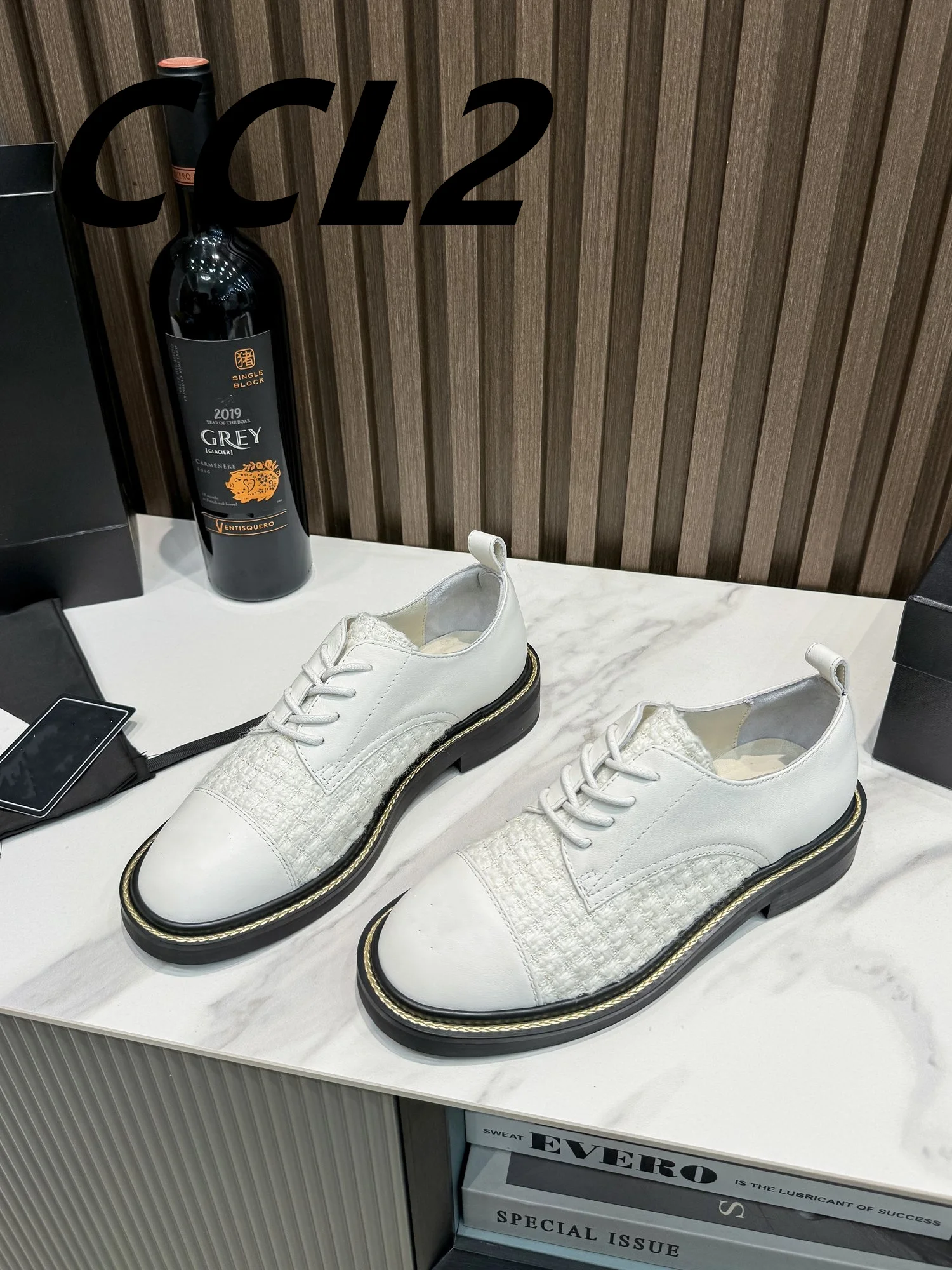 

24 years spring and summer fashion new small leather shoes, women's leather shoes, cowhide upper, lining sheepskin, 35-43 yards