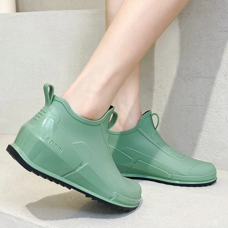 Модная корейская версия Модные повседневные непромокаемые нескользящие износостойкие резиновые сапоги wЖенская обувь для воды с низкой трубкой Рабочая обувь