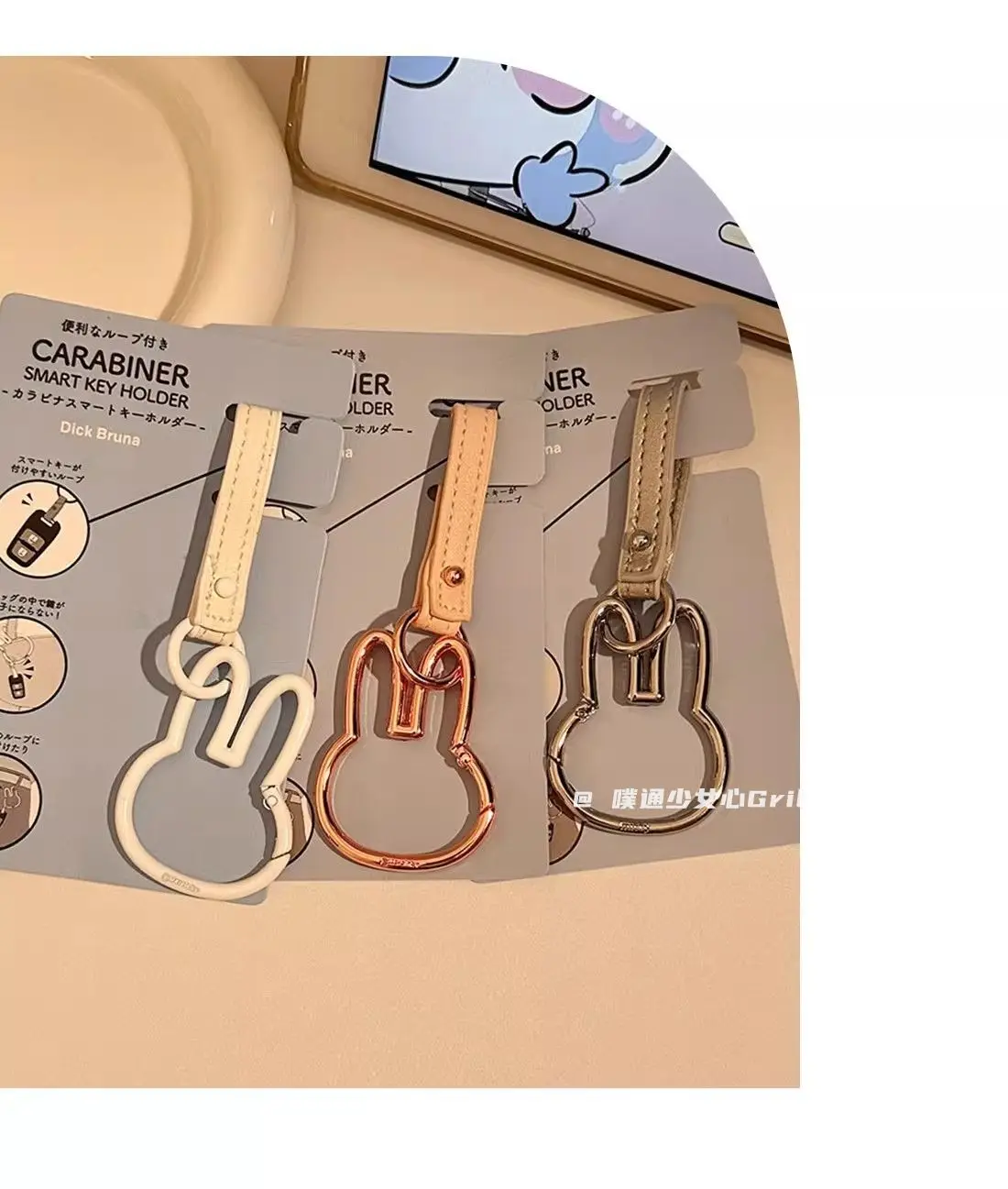 Miffy Kaninchen Multifunktionaler Metall-Dekoanhänger Schlüsselanhänger Studenten-Taschenanhänger Animation-Zubehör Paar-Mädchen Urlaubsgeschenk – Detail 5