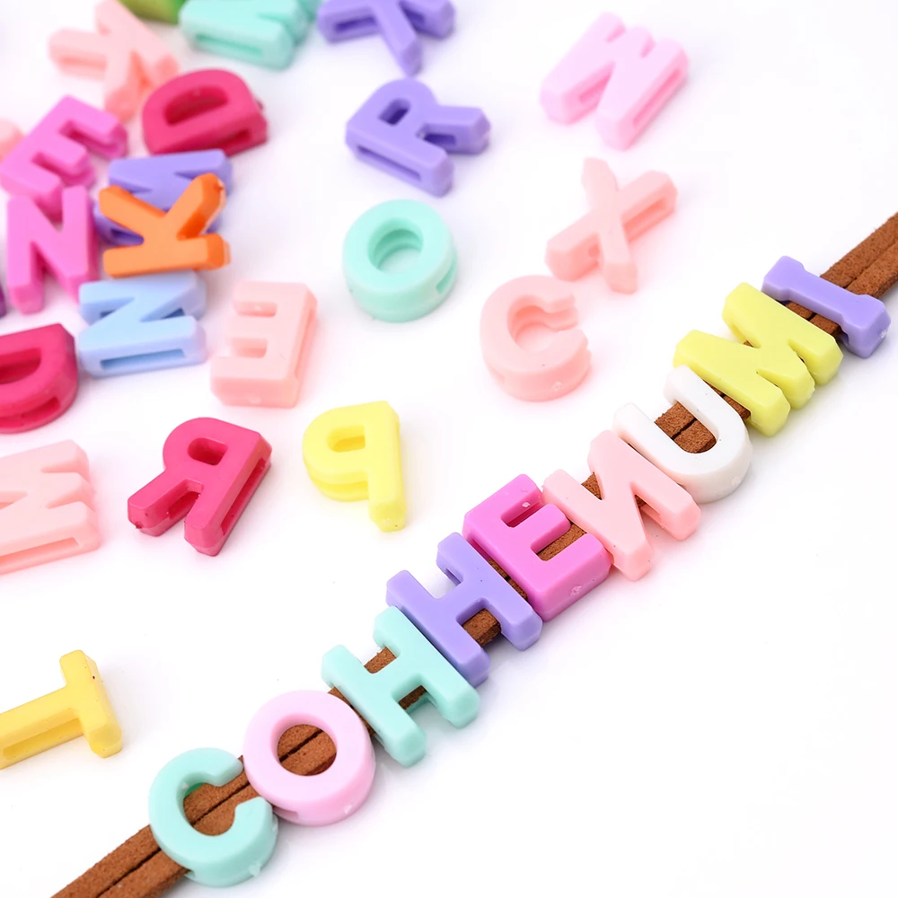 100 Stück 12 mm mehrfarbige zufällige Buchstabenperlen, Acryl-Alphabet-Perlen für Schmuckherstellung, DIY-Armband, Halskette, Schlüsselanhänger, Zubehör