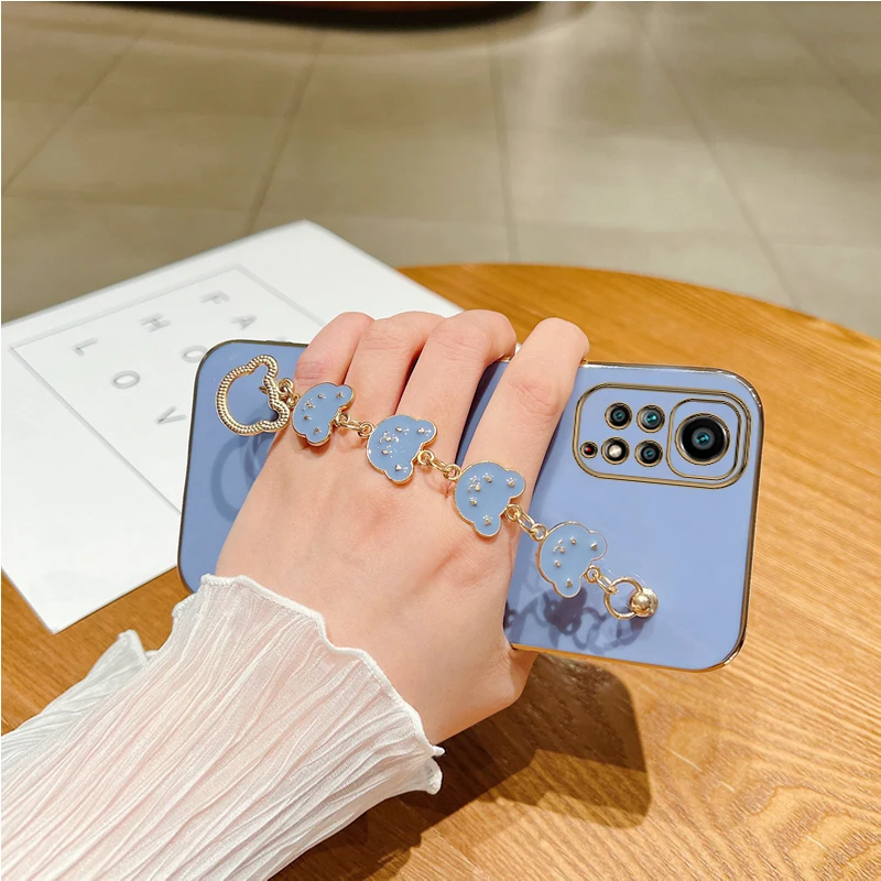 Coque de téléphone plaquée avec support de Bracelet ours, étui avec chaîne de poignet pour Xiaomi Note 11 8 12 10 Pro Max 8T 11s 7 Redmi 9 9A 9T 9C_voghion.com
