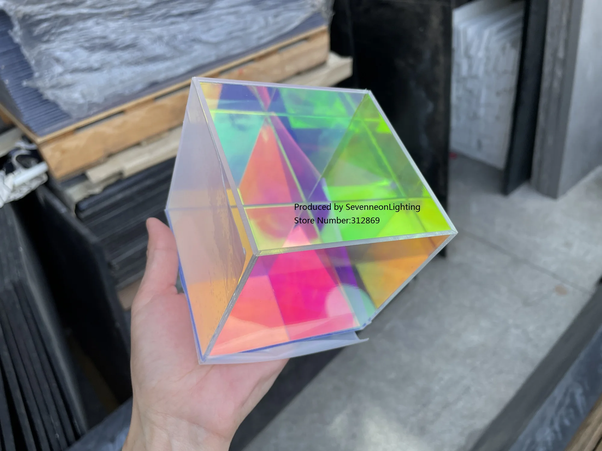 10*10*10CM Iridescent Rianbow Colorful Acrylic Display Box Cube for Game/Desk/Home Decor,Lovely Small Gift and Jewelry