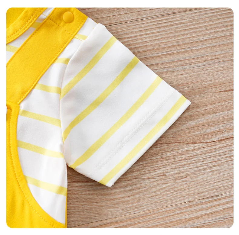 Comfortable O-neck animal pattern romper for summer outings.