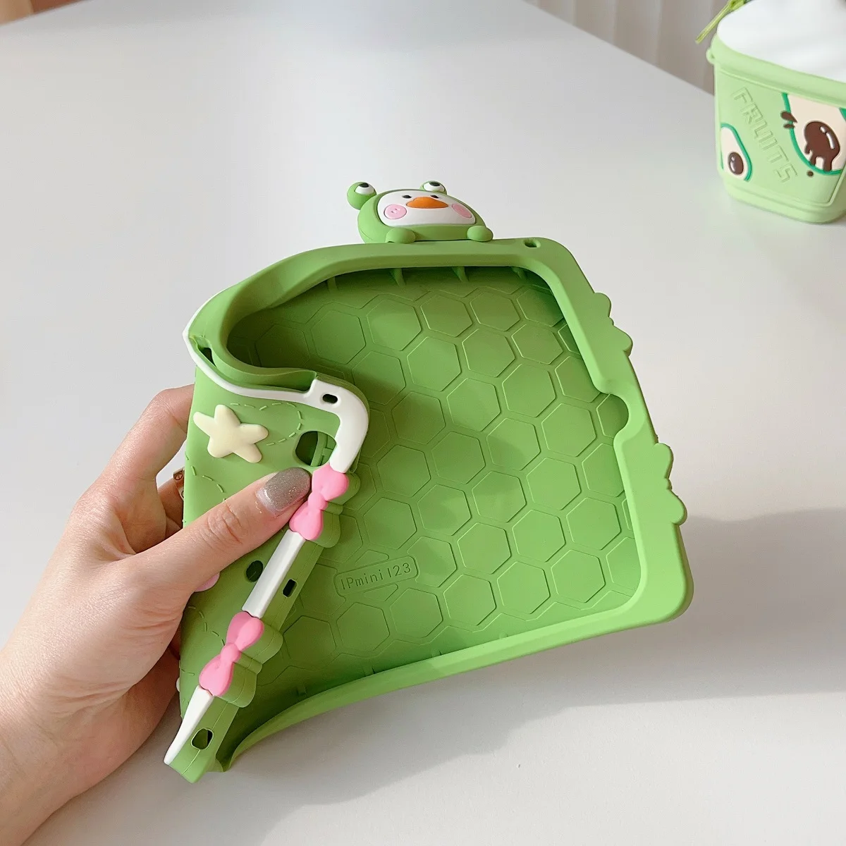 Children's 360° Rotating iPad Stand Case