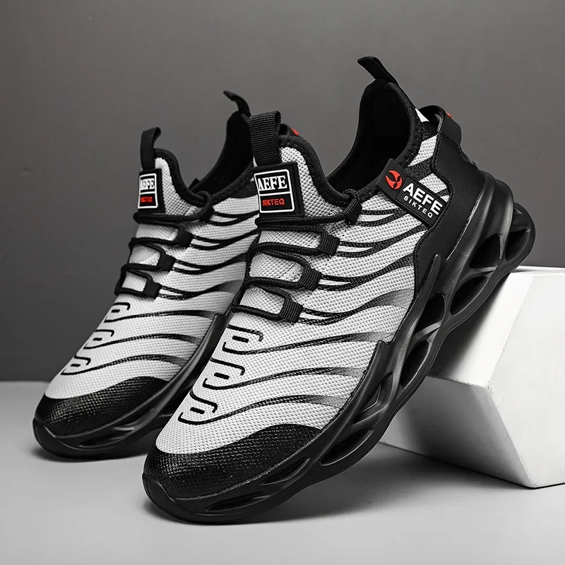Blade Running Shoes Summer Outdoor Men Sneaker Stripe Breathable Mesh Shoes for Camping Travel Shoes Lace Up Plus Size 40-47