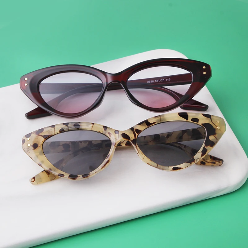 SORVINO Vintage Cat Eye Triangle Rivet Sunglasses Retro Trendy Small Frame Olive Green Sun Glasses Fashion Summer Eyewear UV400