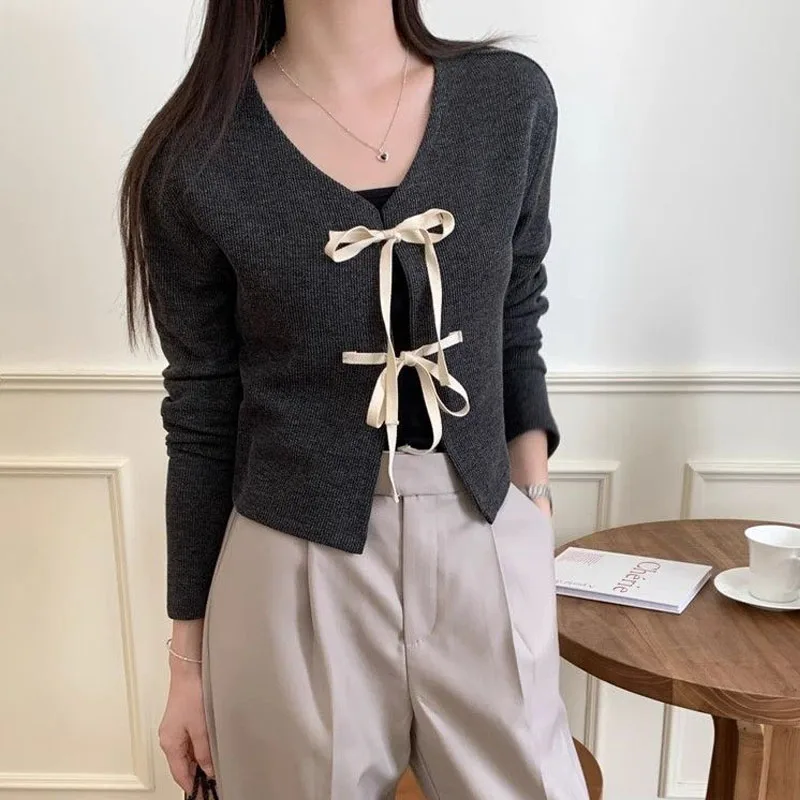 

Bow Knitting Cardigan Lacing Coat Women Spring Fashion Contrasting Colors Frenulum Loose Long Sleeved V-neck Preppy Style Tops