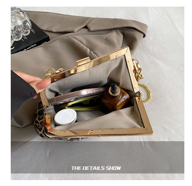 Carauana UNIU Leopard Clutch side profile