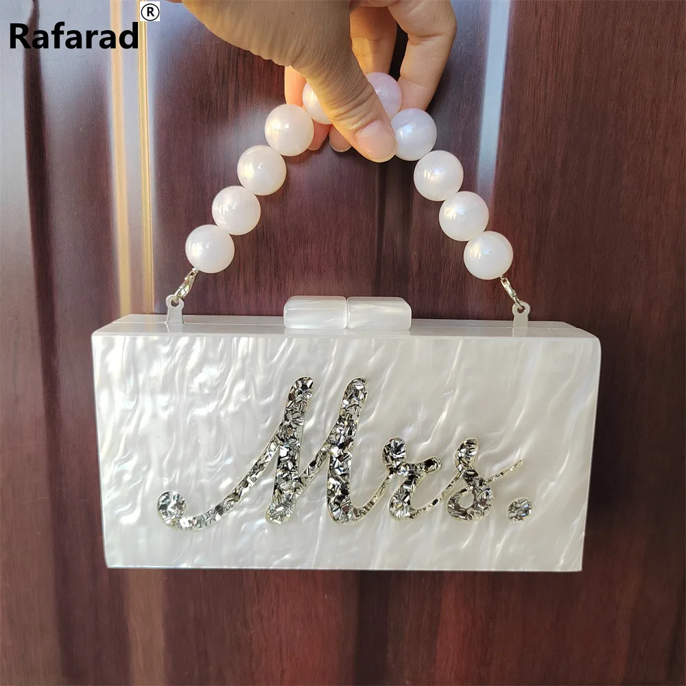 

Mother Of Pearl White Gold Or Siliver Glitter Name MRS Clutches Purse Women Evening Handbag Acrylic Clutch Bag For Wedding Party