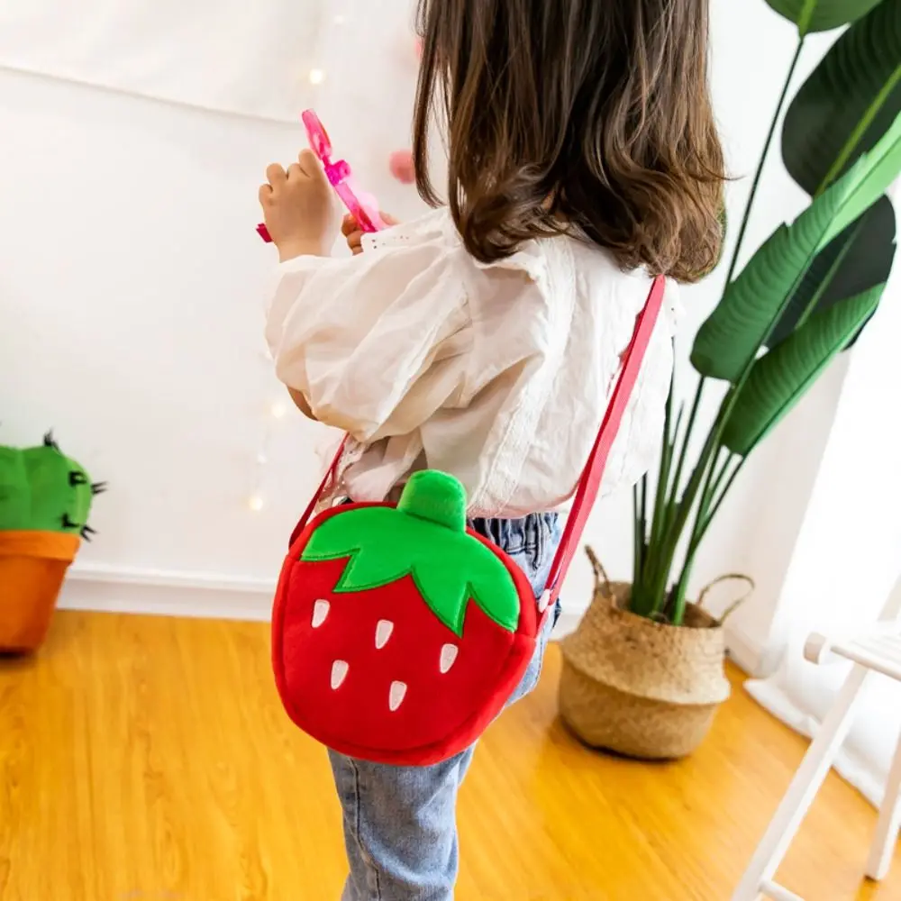 Simulation Carrot Carrot Plush Bag Cartoon Lovely Strawberry Doll Bag Strawberry Cute Fruit Plush Shoulder Bags Girl