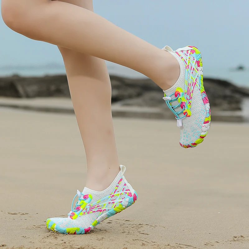 Quick-Drying Beach Water Shoes Unisex Swimming Aqua Slippers Seaside Barefoot Surfing Upstream Sneakers Women Men Light Sandals
