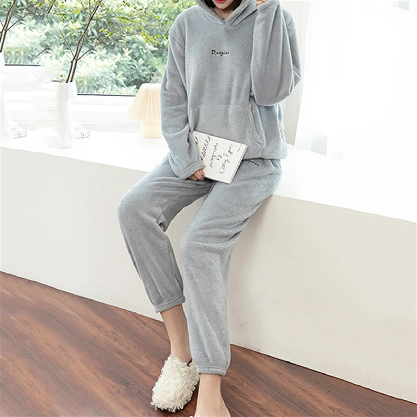 

Winter Warm Flannel Women'S Pajamas Set Long-Sleeved Trousers Two-Piece Set Cute Soft Home Wear Clothes For Women Pijama Mujer