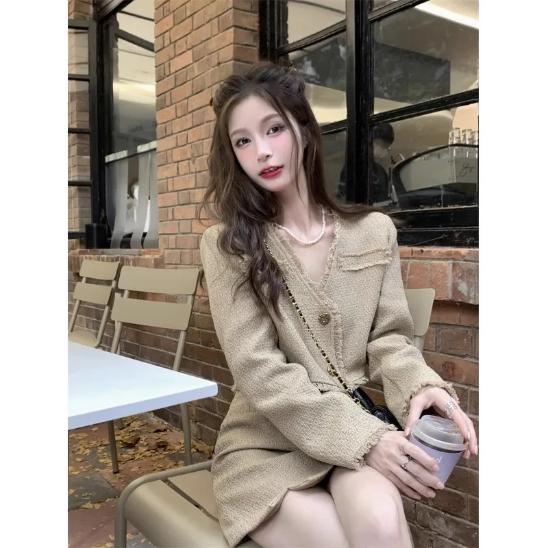 

Small Fragrant Coarse Tweed Suit Women Fashion Khaki V-neck Short Jacket Raw Edge Skirts Temperament Autumn Winter Two-piece Set