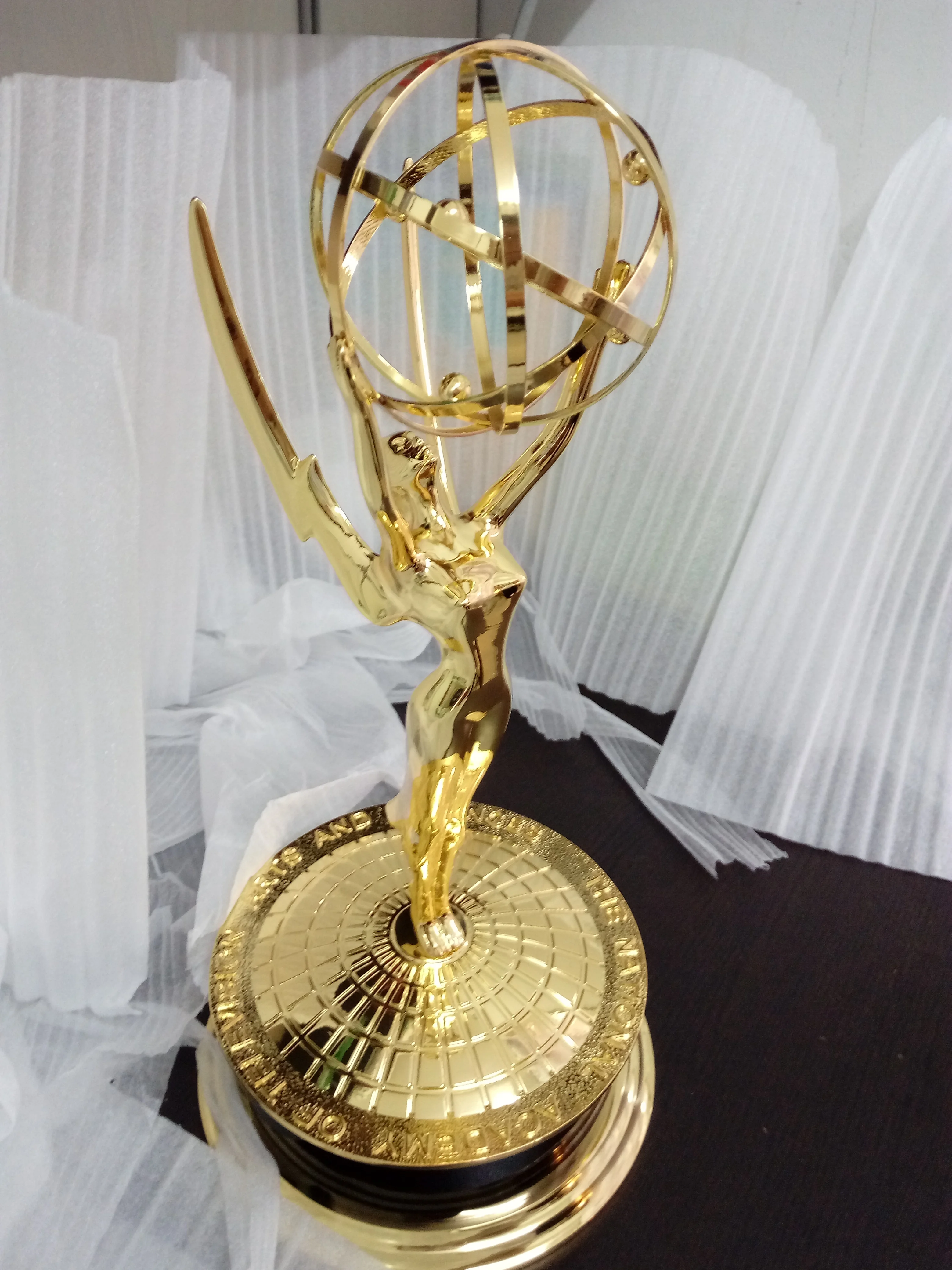 15.5 inch Height Emmy Trophy 1:1 replica Emmy Award Trophy Replica TV Zinc Alloy Souvenirs Collections Nice Gift