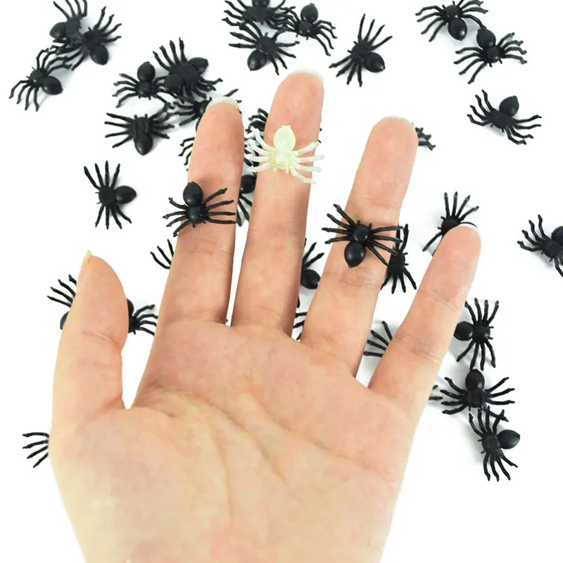 50/100pcs Halloween Black Spiders Small Luminous Plastic Spider Halloween Party Home Decoration Tricky Prank Toy Haunted House
