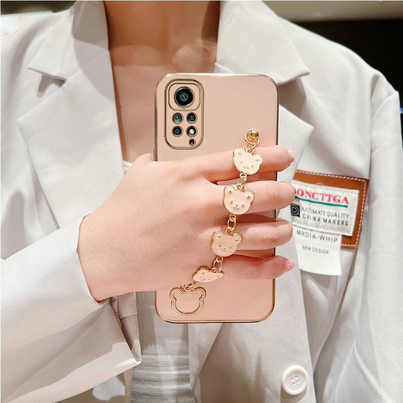 Coque de téléphone plaquée avec support de Bracelet ours, étui avec chaîne de poignet pour Xiaomi Note 11 8 12 10 Pro Max 8T 11s 7 Redmi 9 9A 9T 9C_voghion.com