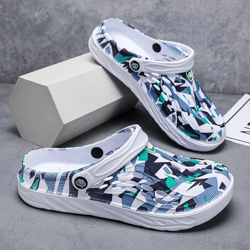 Men Sandals Outdoor Summer Beach Slippers Soft Bottom Hollow Garden Clogs Shoes Big Size Sports Slippers
