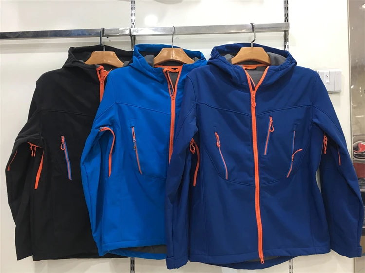 Customize LOGO Outdoor Skiing Fishing Hiking Clothing Warm Fleece Softshell Jacket Men Waterproof Windproof Hooded Hunting Coat
