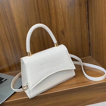 Borsa da donna retrò Borsa a tracolla stile occidentale Borsa versione coreana Modello coccodrillo Borsa piccola quadrata Moda e tracolla semplice 1