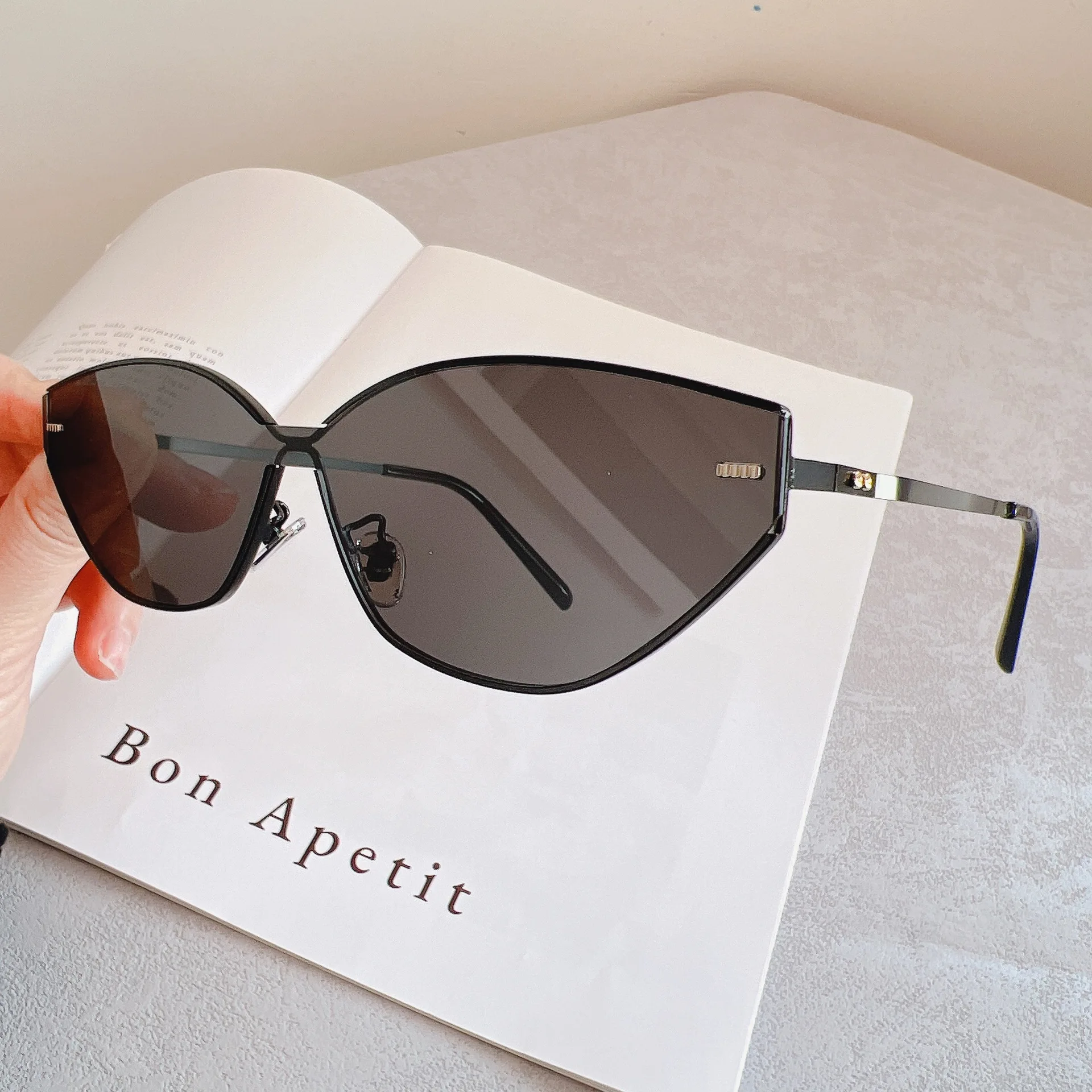 Retro Cat Eye Y2k Sunglasses Metal Frame UV Protection Vintage Red Sunglasses Slim Cat Eye Frame Y2K Retro Style  main image 2