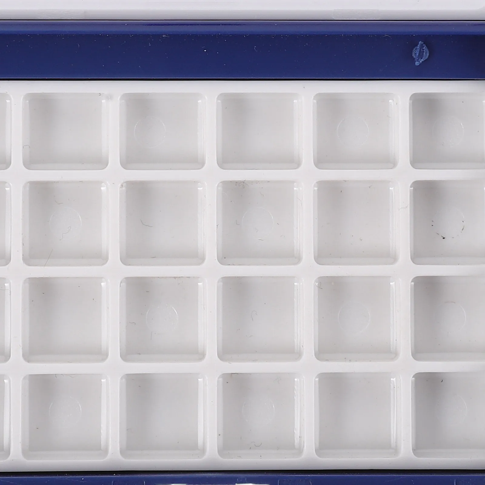 플라스틱 수채화 물감 팔레트 트레이 24칸 휴대용 여행용 믹싱 박스 팔레트 (아티스트용 보관 뚜껑 포함)