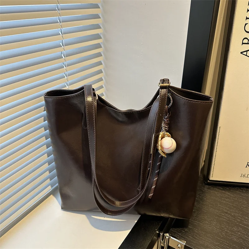 Chic Minimalist Shoulder Bag for Women Fashionable Top Handle Handbag for Daily Use & Commuting​ Shopper Totes