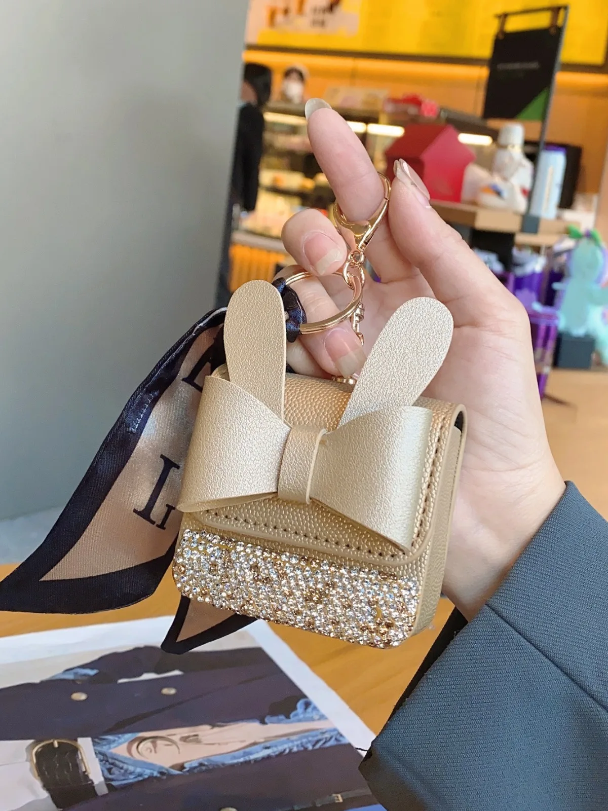 High Luxury New Fashion Internet Celebrity PU Bag with Diamond Keychain Earphone Bag Pendant, Zero Wallet, Portable 4