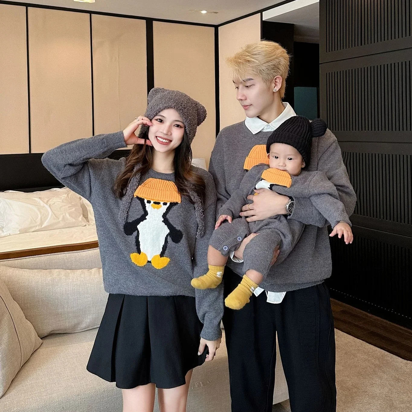 

Winter Family Cartoon Sweater Father Mother and Daughter Son Matching Knit Jumper Baby Knitted Bodysuit Korean Couples Clothes