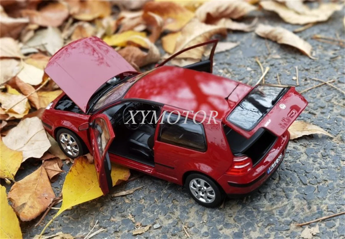 VW Volkswagen Golf 4 Red Norev 1/18