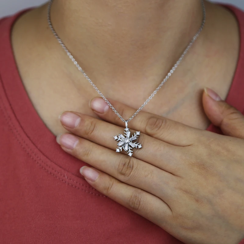 A DIAMOND SNOWFLAKE PENDANT NECKLACE, BY TIFFANY & CO. | Christie's
