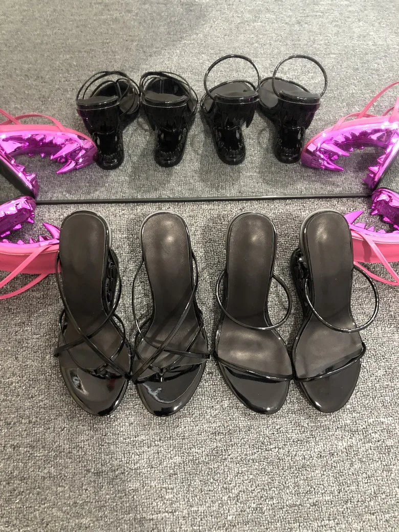 PlatiNum Sandals Construction