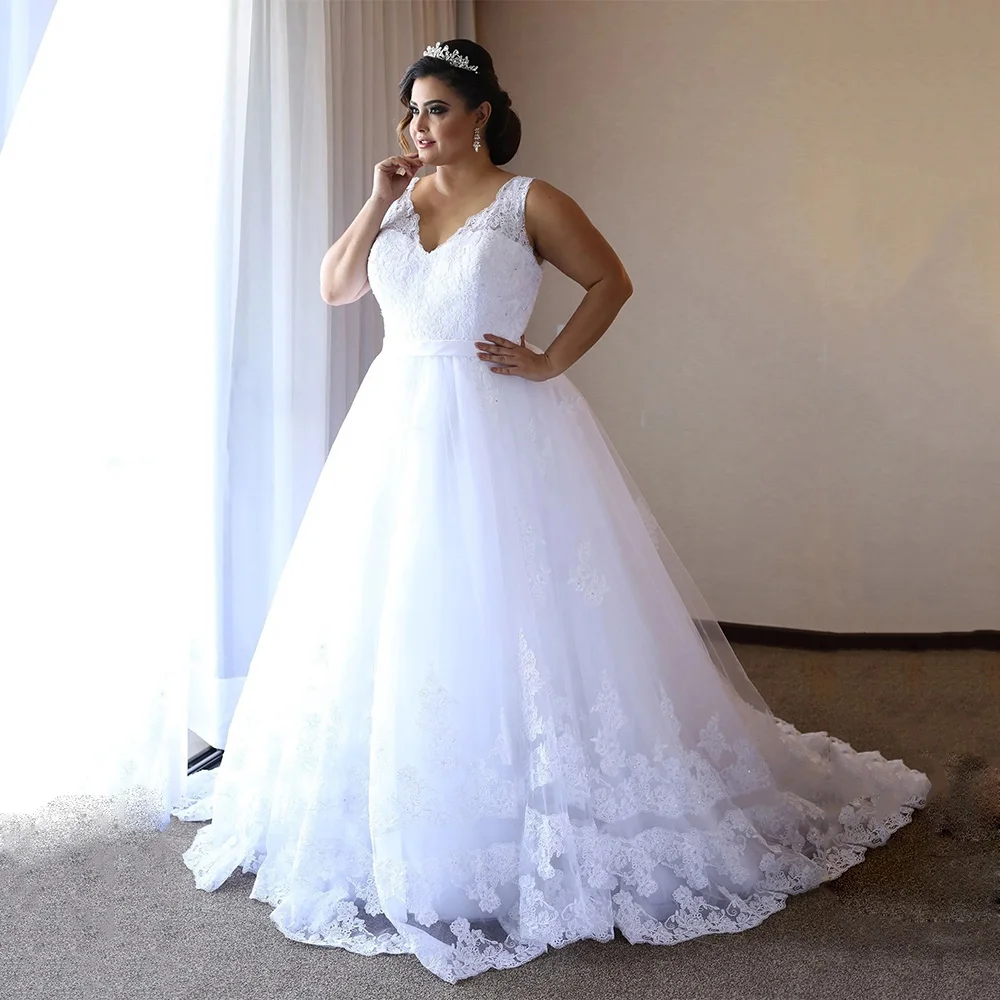 

Elegant Plus Size Wedding Dresses For Women Tulle V-Neck Sleeveless Bride Gowns Sweep Train Lace Applique A-Line Robe De Mariee