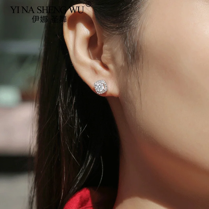 S925 Pure Silver Ear Studs Inlaid with 0.5 Carat Moissanite Earrings Simple and Exquisite Bridal Wedding Earrings Festival Gift