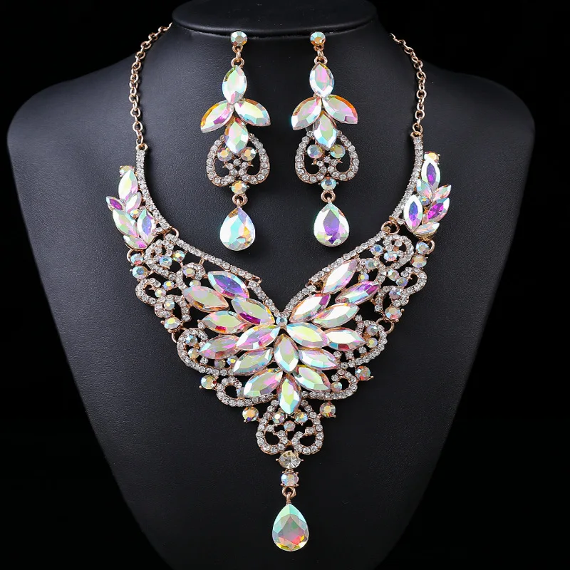 

Crystal party dress accessory clavicle chain