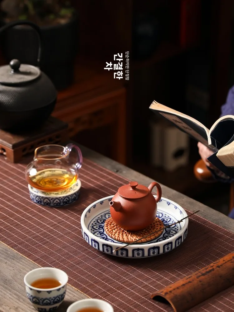 파란색과 흰색 도자기 차 트레이 세라믹 차 코스터 물 수집 패드 부처님 패턴 차 액세서리 내열성