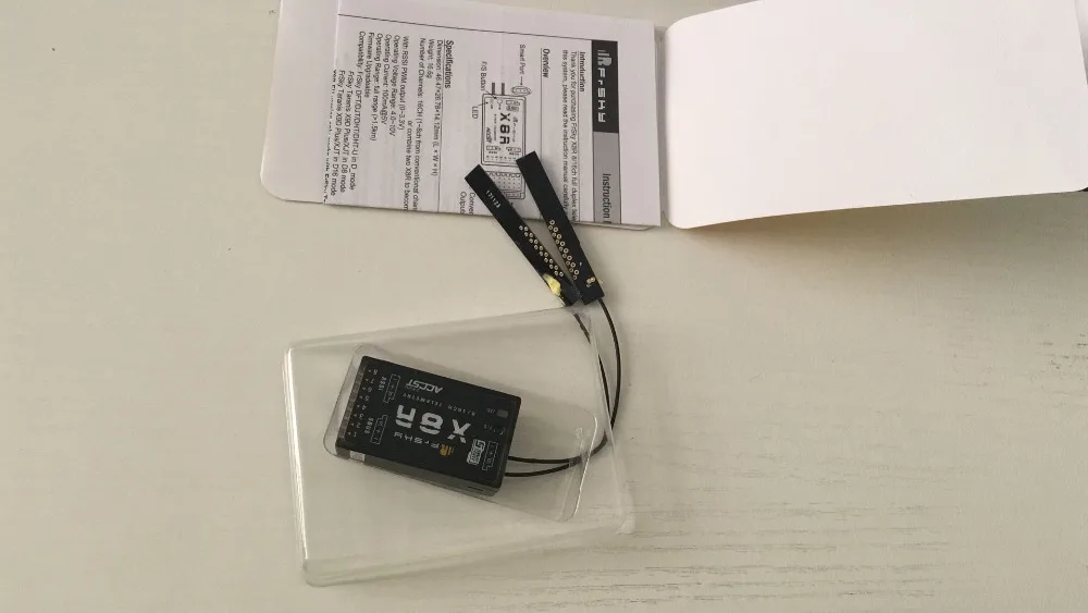 FrSky 2.4G S.Port 8/16ch Telemetry Receiver X8R for Taranis X9D-PCB Antenna