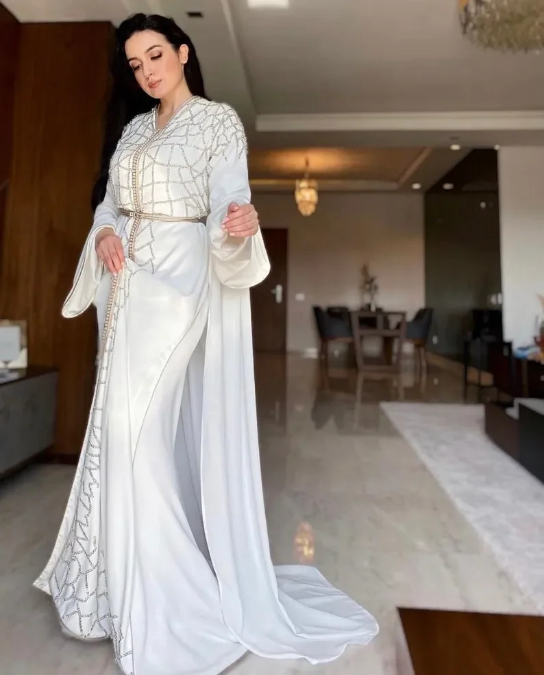 

Luxury Crystals Beading Evening Dresses With Long Cape Wrap Bridal Mariage Reception Gowns Arabic Dubai Muslim Women Prom Dress