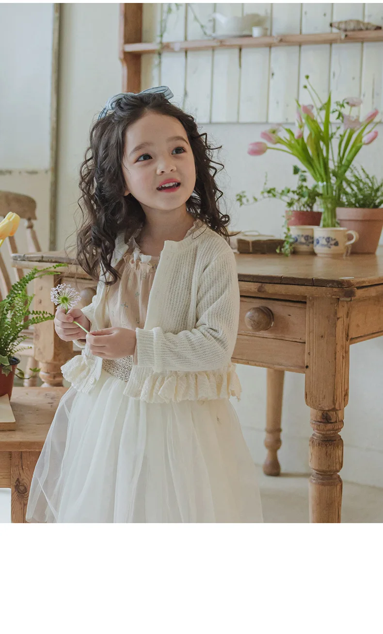 2025 봄 한국 여아 부드럽고 달콤한 여아 솔리드 컬러 니트 가디건 짧은 아우터