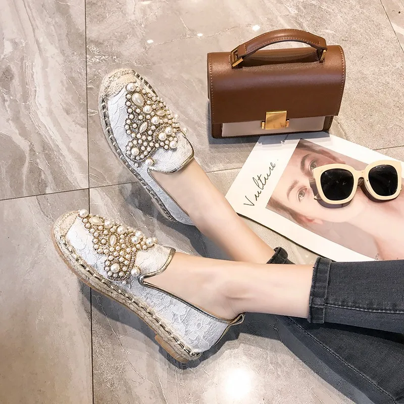 

Big Size Shoes Woman Loafers With Fur Crystal Round Toe Female Footwear Casual Sneaker Pearl Decorateion Large Size Slip-on Rhin