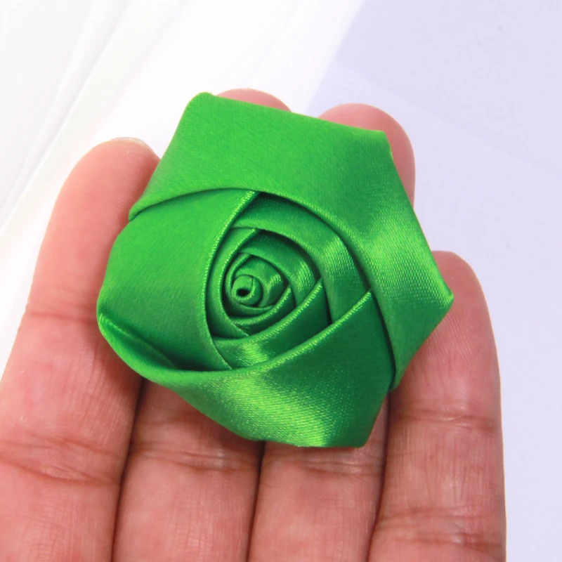 Set of 10 Large Rose Fabric Flowers for Creative DIY Accessories and Decorations