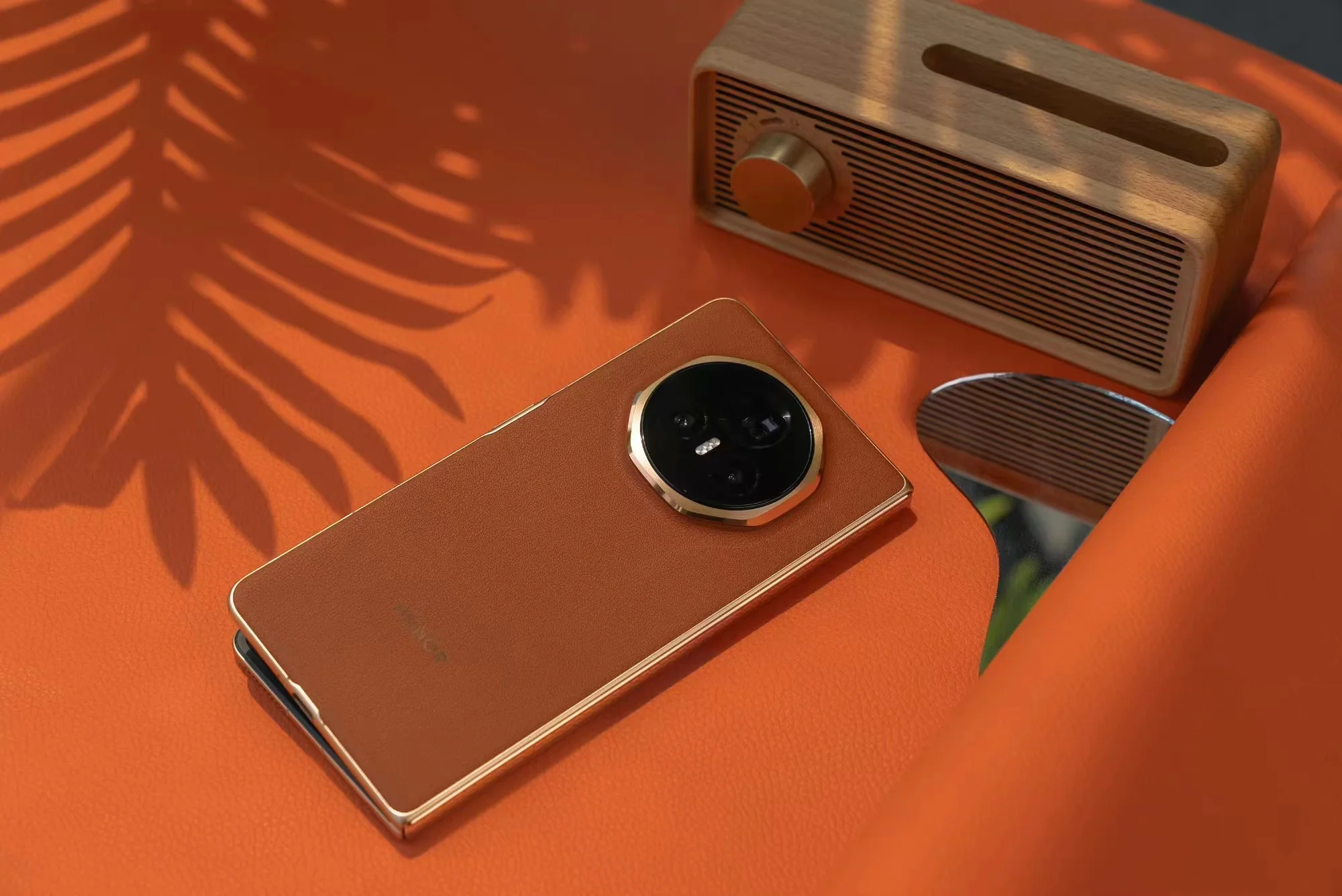 Сотовый телефон Google Play Honor Magic V3 5G со сложенным экраном