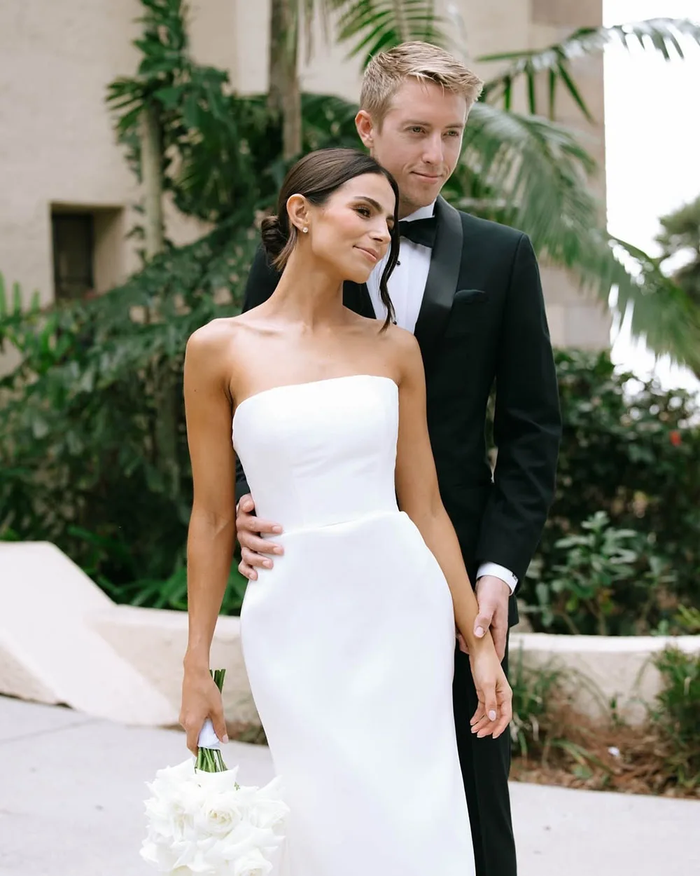 Customized Satin Strapless Wedding Dress 2025 Mermaid Bridal Gown With Long Train Elegant Simple Bridal Dress For Wedding Gown 2