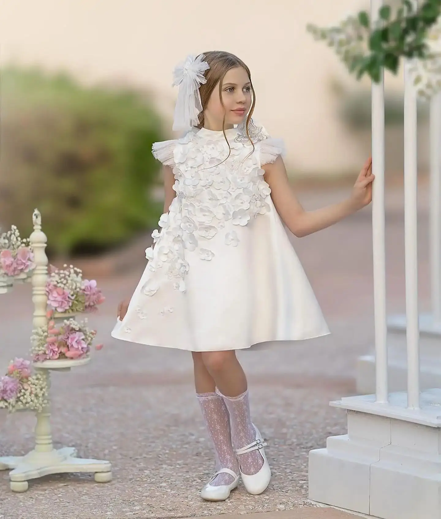 

White Satin Flower Girl Dresses Appliques A Line Little Girls Birthday Gowns Ruffles Bows Short Children Photography Gowns