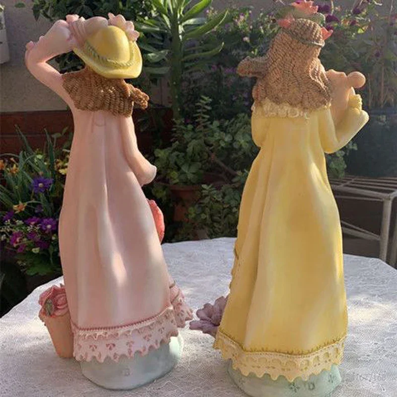 European Resin Embossed Girl Sculpture Figure, Creative Home Furnishings Living Room Study Courtyard Decorations Yellow Pink 1PC