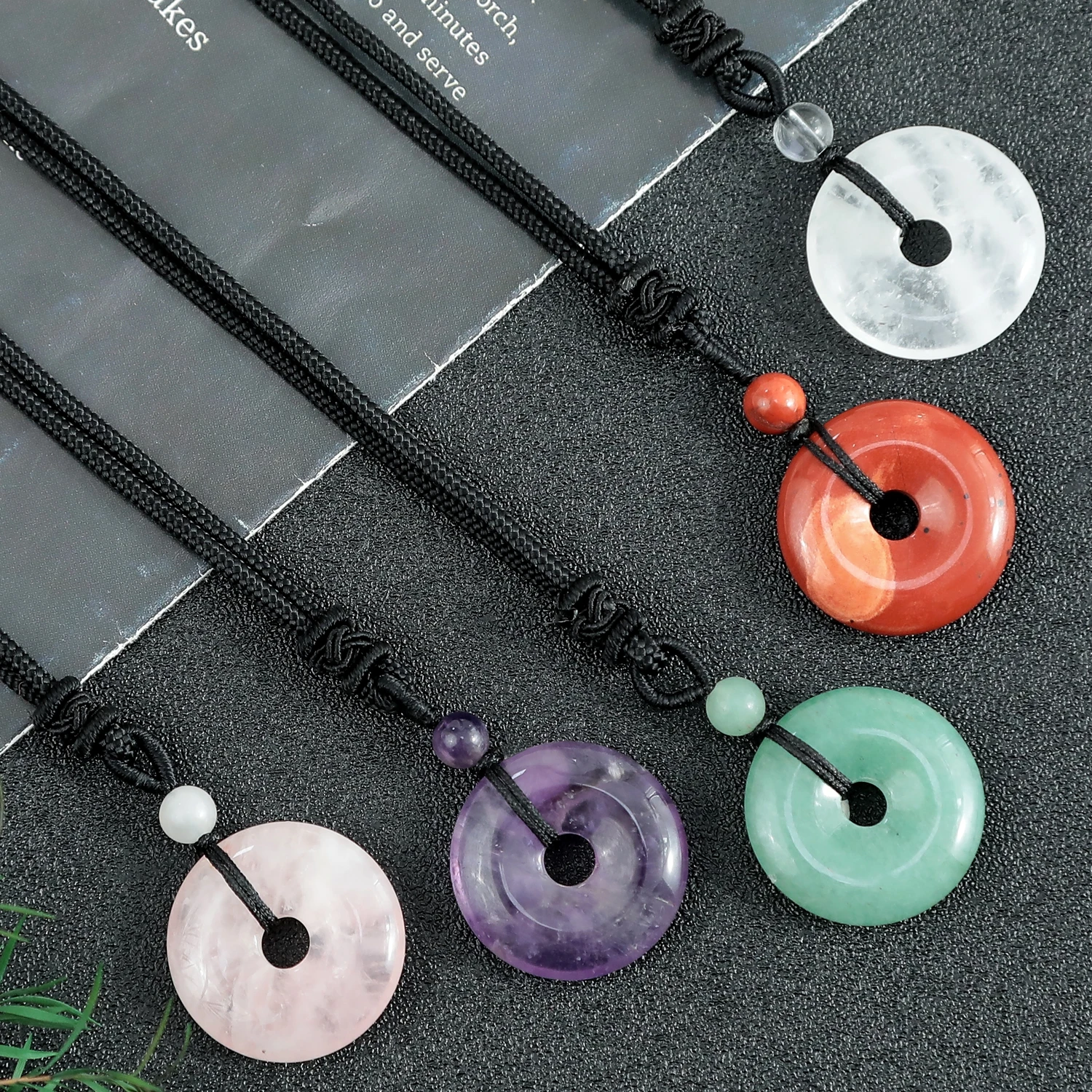 25mm Circle Donut Healing Crystal Quartz Necklace For Women Men Natural Amethyst Stone Amulet Lucky Chakra Coin Charm Pendant